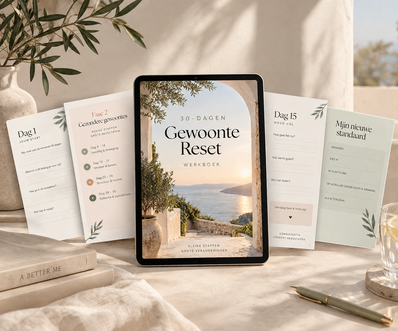 Mockup van het 30-Dagen Gewoonte Reset werkboek met tablet en invulpagina's